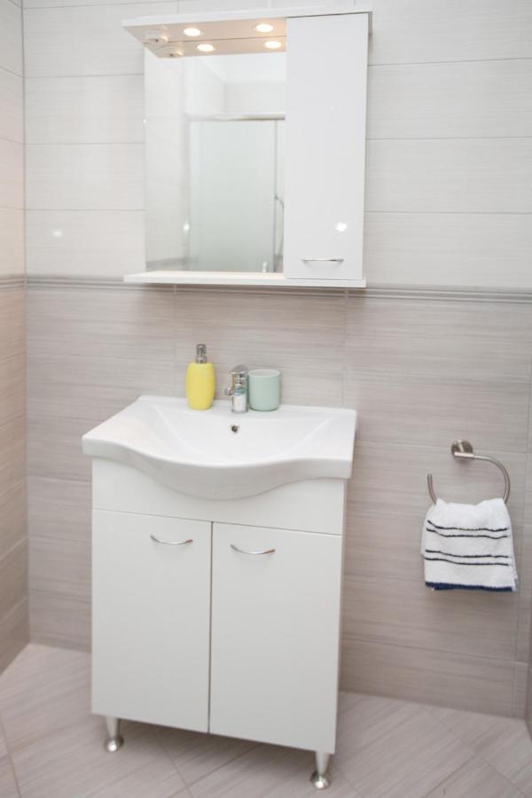 Apartmani Lea Starigrad Paklenica Ngoại thất bức ảnh