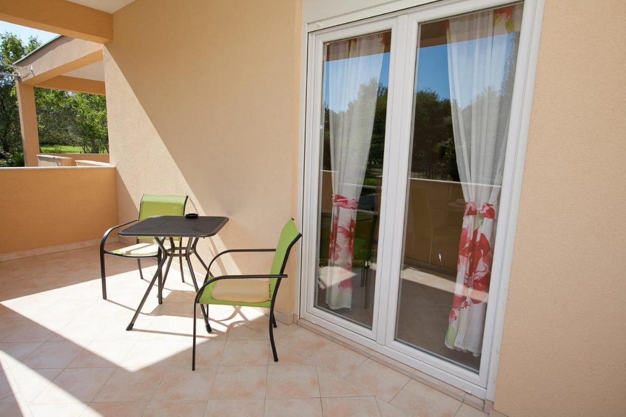 Apartmani Lea Starigrad Paklenica Ngoại thất bức ảnh