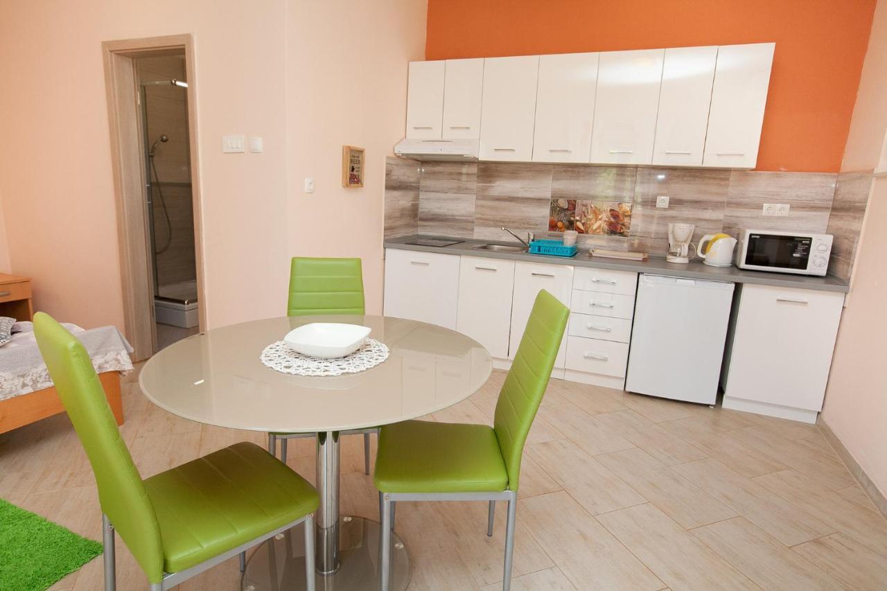Apartmani Lea Starigrad Paklenica Ngoại thất bức ảnh