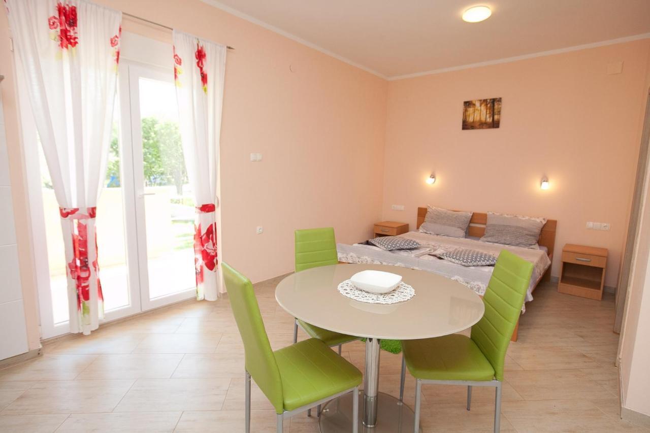 Apartmani Lea Starigrad Paklenica Ngoại thất bức ảnh