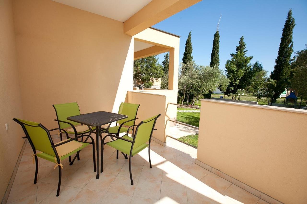Apartmani Lea Starigrad Paklenica Ngoại thất bức ảnh